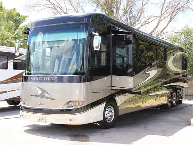 2010 Newmar King Aire Photo