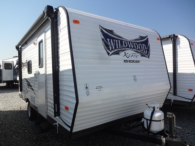 2015 Forest River Wildwood X-Lite Photo