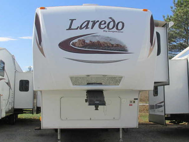 2010 Keystone Laredo Photo