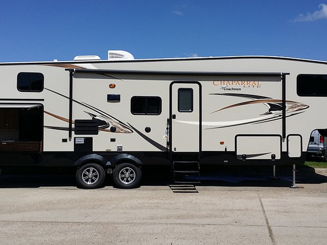 2015 Coachmen Chaparral Lite Photo