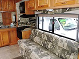 2006 Coachmen Freelander Photo #8