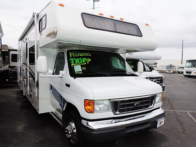 2006 Coachmen Freelander Photo