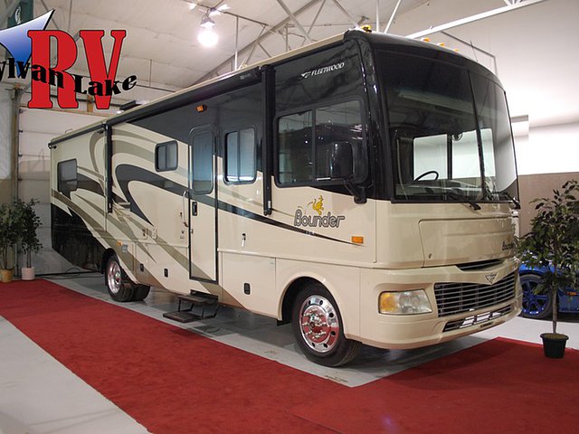 2007 Fleetwood Bounder Photo