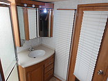 2005 Winnebago Adventurer Photo #12