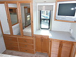 2005 Winnebago Adventurer Photo #16